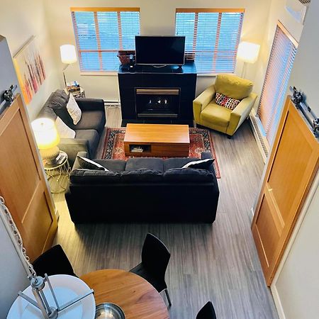 Tyndalstone Lodge 3 Bedroom In The Heart Of Village North Whistler Dış mekan fotoğraf