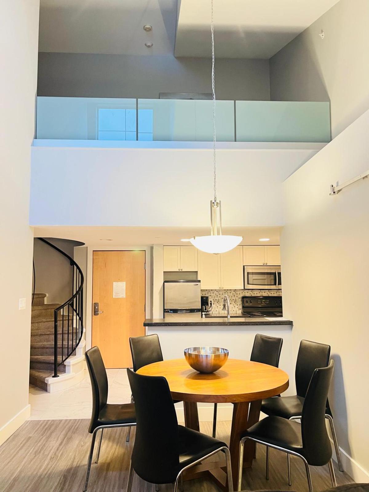 Tyndalstone Lodge 3 Bedroom In The Heart Of Village North Whistler Dış mekan fotoğraf
