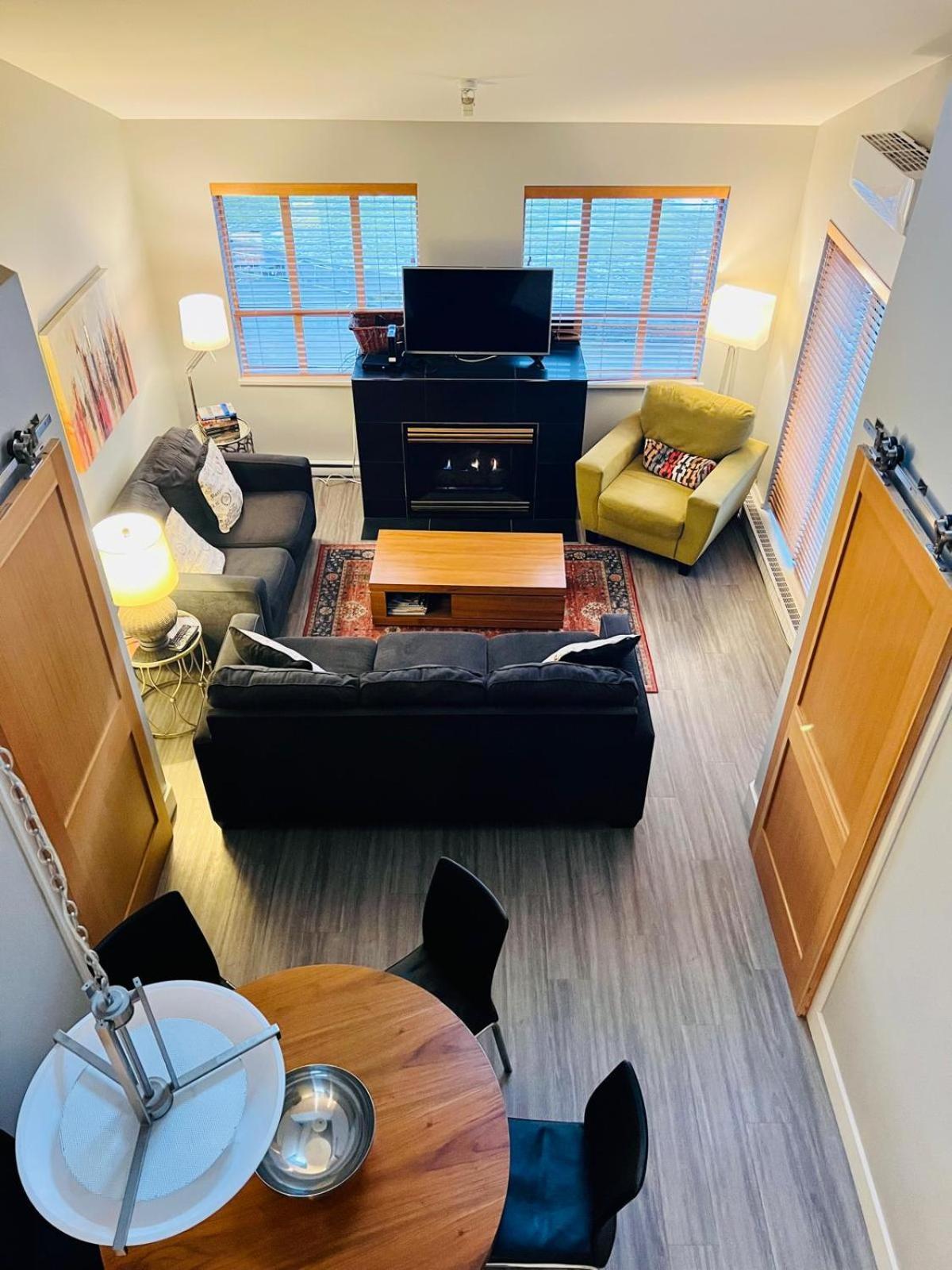 Tyndalstone Lodge 3 Bedroom In The Heart Of Village North Whistler Dış mekan fotoğraf