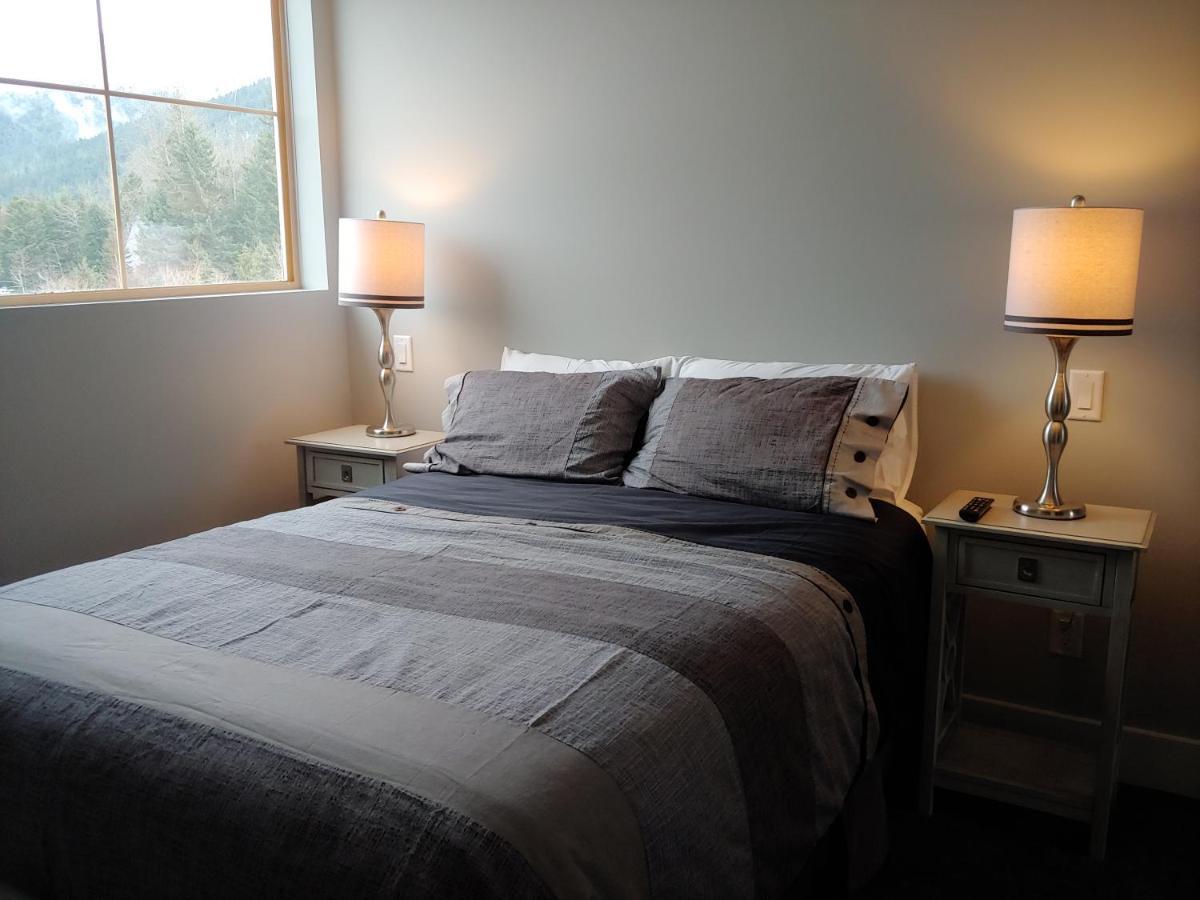 Tyndalstone Lodge 3 Bedroom In The Heart Of Village North Whistler Dış mekan fotoğraf