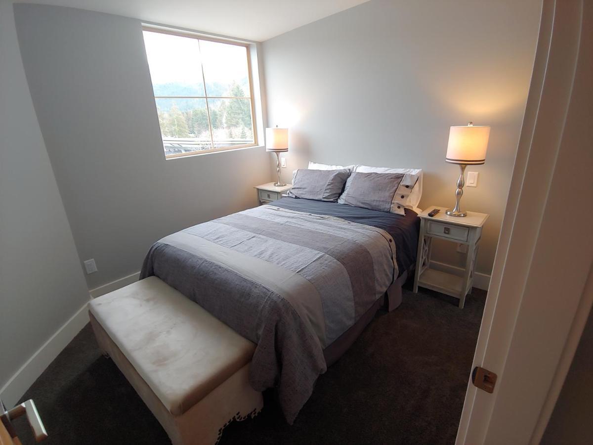 Tyndalstone Lodge 3 Bedroom In The Heart Of Village North Whistler Dış mekan fotoğraf